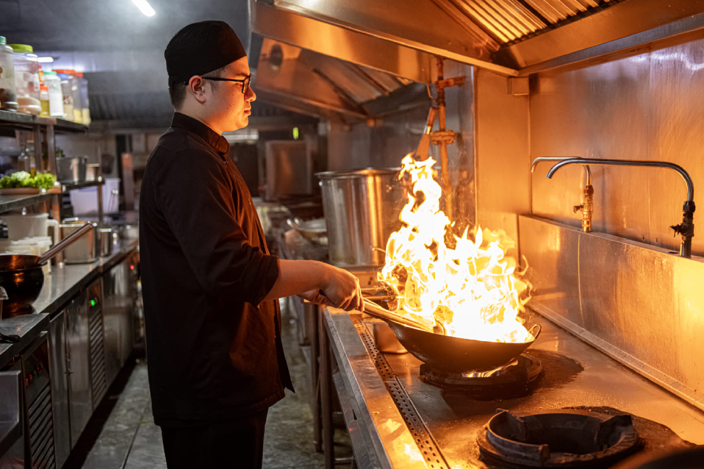 MAMMOM RESTAURANT - VỀ MAMMOM - NHỮNG NGƯỜI THỔI LỬA THẦM LẶNG CỦA MAMMOM